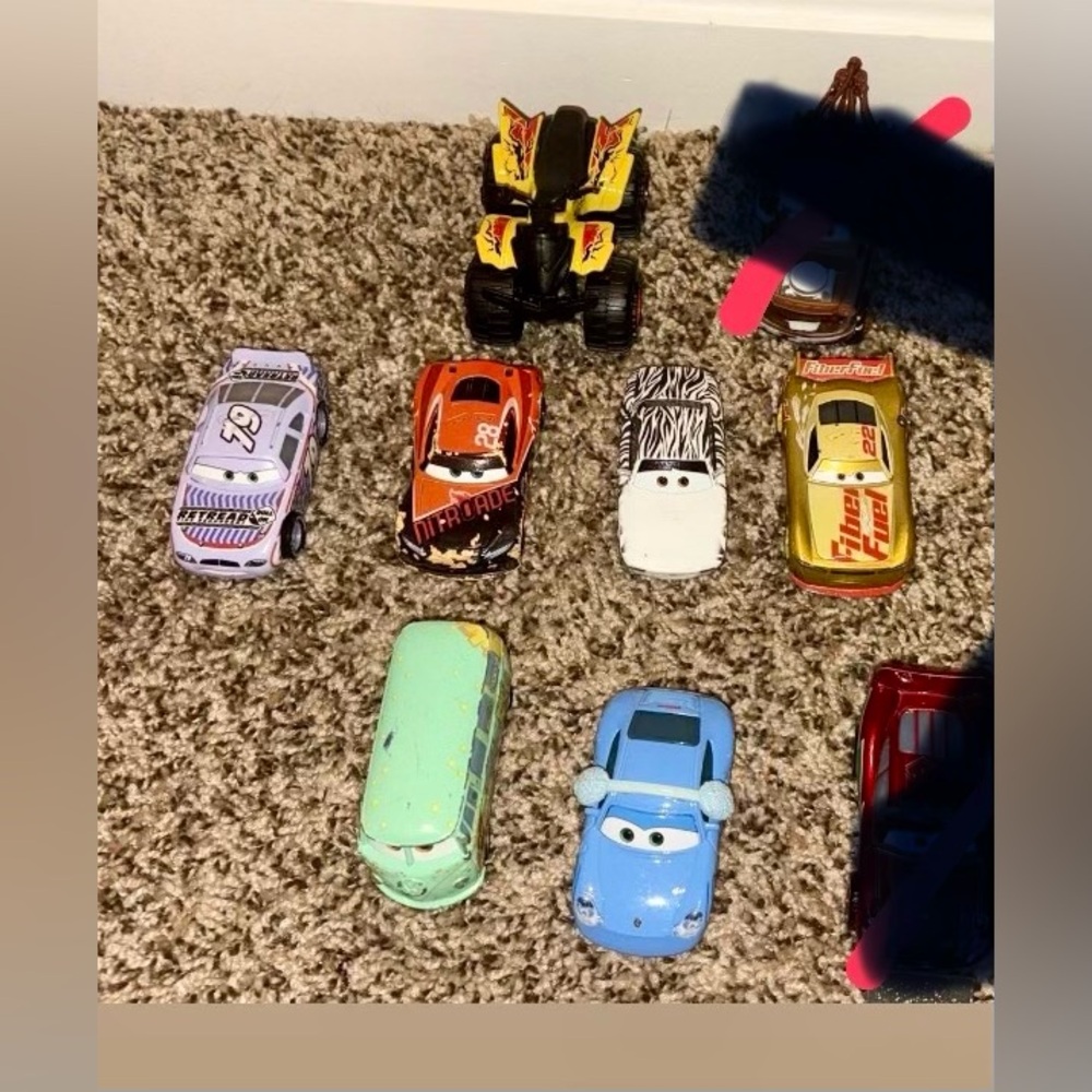 Bundle of Pixar cars